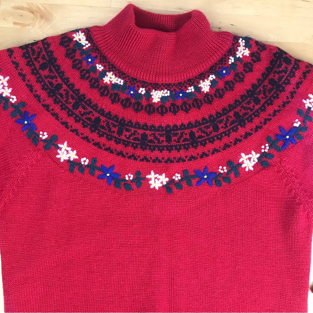 Vintage Eddie Bauer Wool Sweater Red Pullover Fair Isle Embroidered Flowers Sz S
